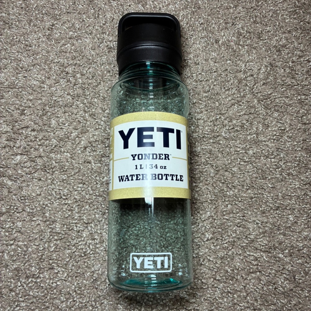 YETI Yonder Water Bottle 1L 34oz Seafoam Green Chug Cap Screw On Leakproof NWT